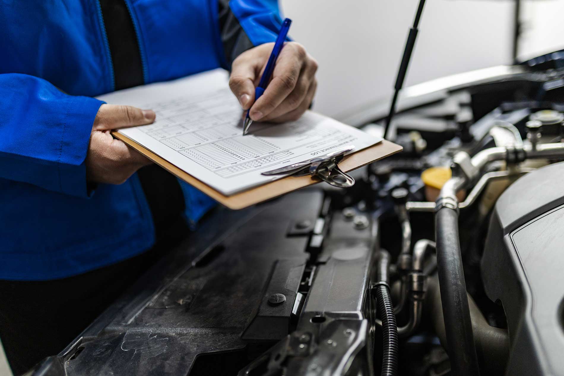 working-writing-down-issues-with-a-part-or-vehicle-during-inspection working-writing-down-issues-with-a-part-or-vehicle-during-inspection